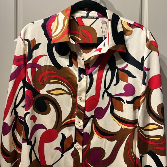 T TAHARI Oversized Blouse, Mixed Print, Long Sleeve, Clear Buttons, Size Medium - Picture 2 of 12